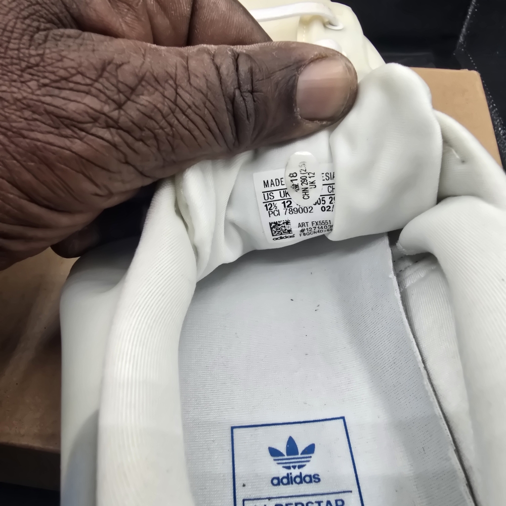 adidas Men's Off-White Lace-Up Sneakers with Blue Lace Tips - Picture 3 of 8